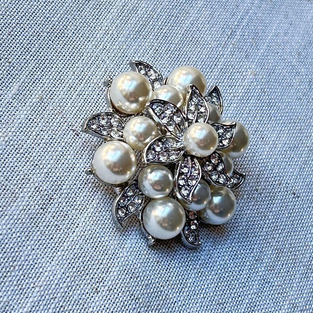 Vintage 1930s–40s Faux Pearl & Rhinestone Floral Fur Clip Heavy Art Deco Era
